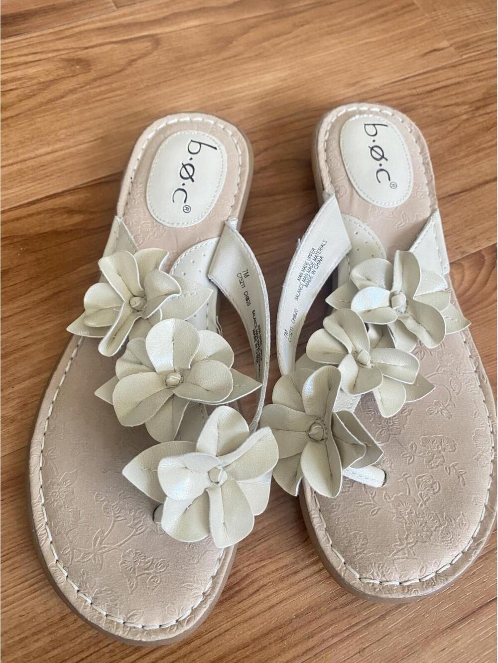 B.O.C. Born Sandals Womens Sz 7 Beige Adie Flower Boho Thong Coastal Beach